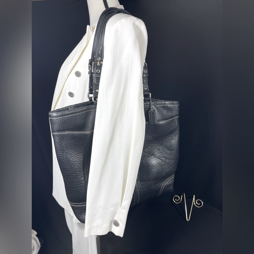 🔥SOLD!!!🔥 Coach pebble Leather purse Authentic